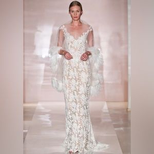 NWOT Reem Acra “Eve” wedding dress. Size 6. Never worn.